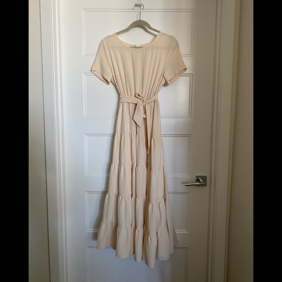 Chicwish round neck maxi midi dress. - Picture 3 of 5